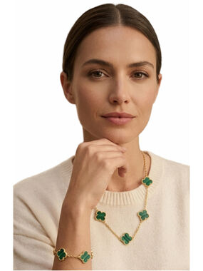 Elegant Green Necklace & Bracelet in Gold Tone set